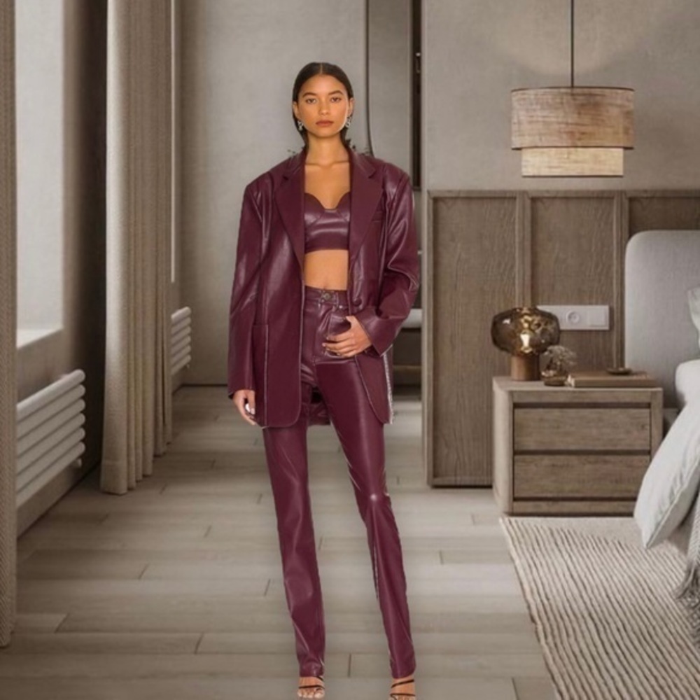 3 piece Set / coming soon / faux leather pants + crop top - Picture 5 of 5